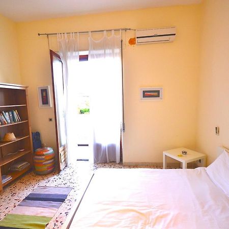 Cozy Holiday Home In Pozzillo With Terrace Acireale Eksteriør billede