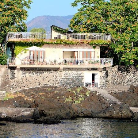 Cozy Holiday Home In Pozzillo With Terrace Acireale Eksteriør billede